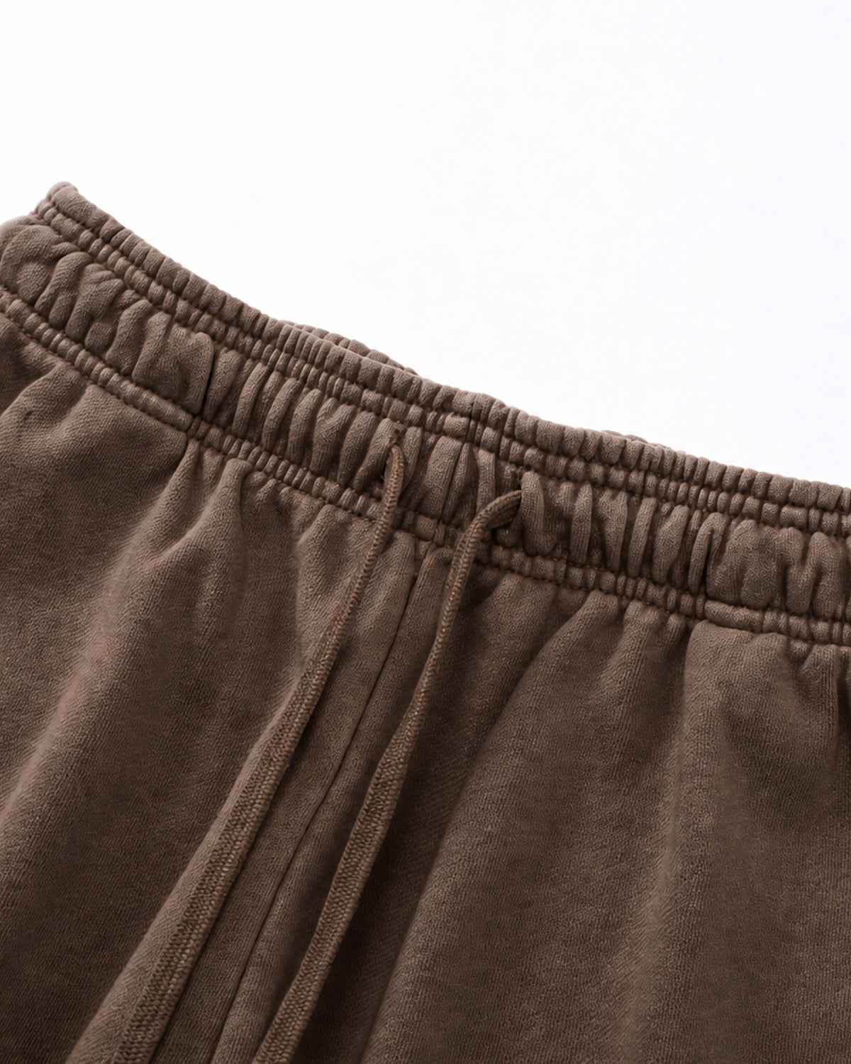 Essential Relaxed Short in Coffee, fabric and construction detail