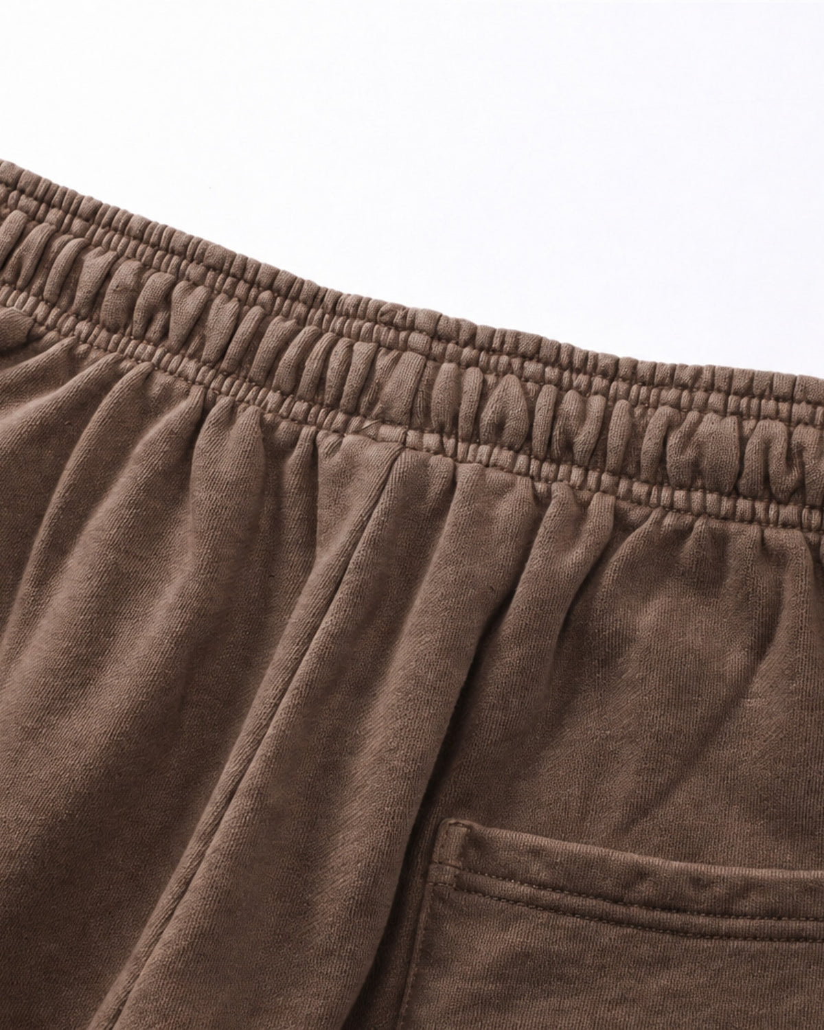 Essential Relaxed Short in Coffee, fabric and construction detail